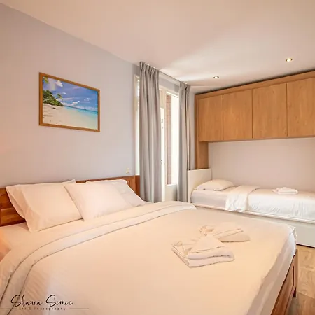 Apartment Aparthotel Trendy By Urban Home Stay